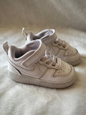 Nike Toddler Sneakers White Hook & Loop Lace-Up Size 4C